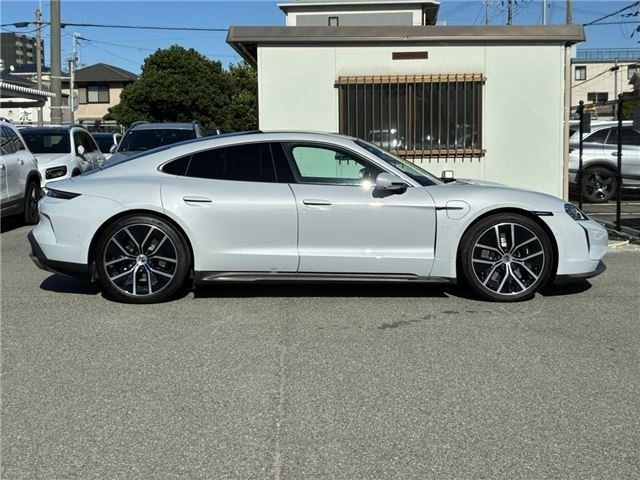 صورة مصغرة 4 لـ 2025 Porsche TAYCAN