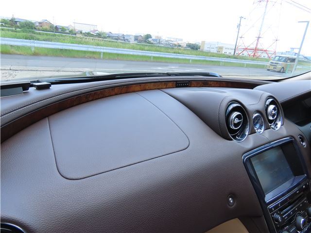 2011 Jaguar XJ — миниатюра 35