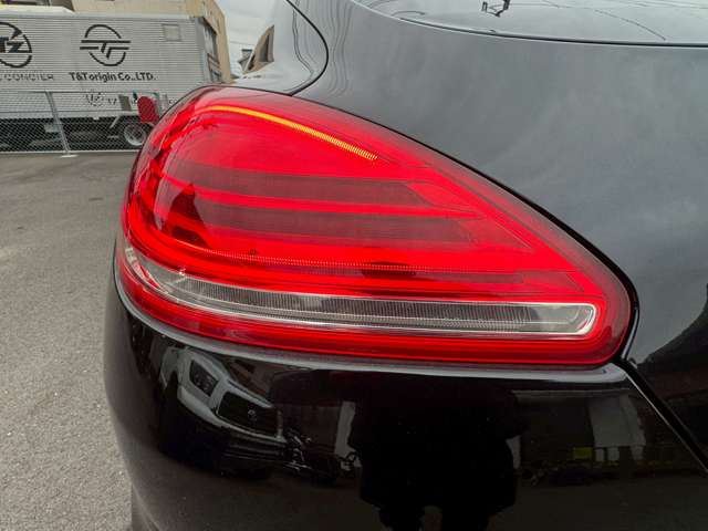 2015 Porsche PANAMERA 缩略图 26
