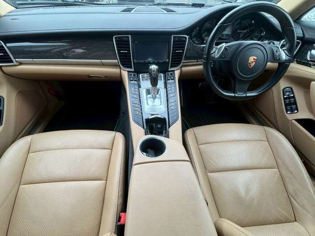 2015 Porsche PANAMERA 缩略图 30
