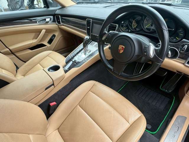 2015 Porsche PANAMERA 缩略图 31