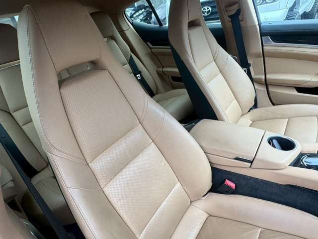 2015 Porsche PANAMERA 缩略图 33