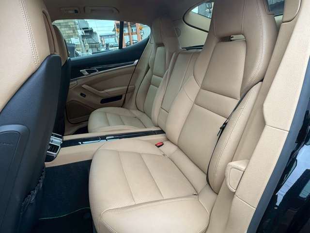2015 Porsche PANAMERA 缩略图 37