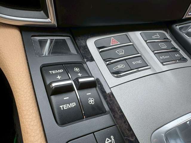 2015 Porsche PANAMERA 缩略图 45