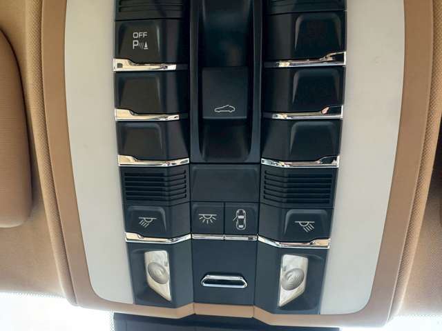 2015 Porsche PANAMERA 缩略图 52