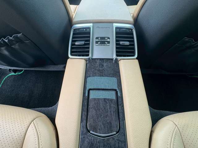 2015 Porsche PANAMERA 缩略图 59