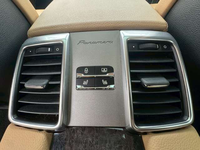 2015 Porsche PANAMERA 缩略图 60