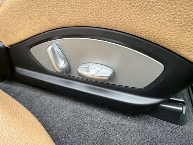 2015 Porsche PANAMERA 缩略图 62