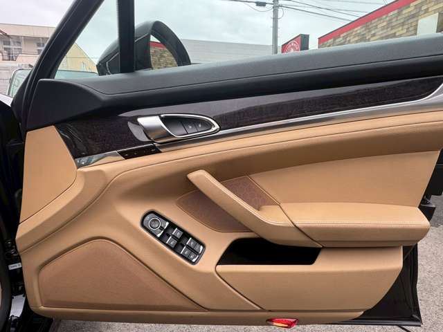 2015 Porsche PANAMERA 缩略图 65