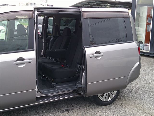صورة مصغرة 12 لـ 2010 Nissan LAFESTA