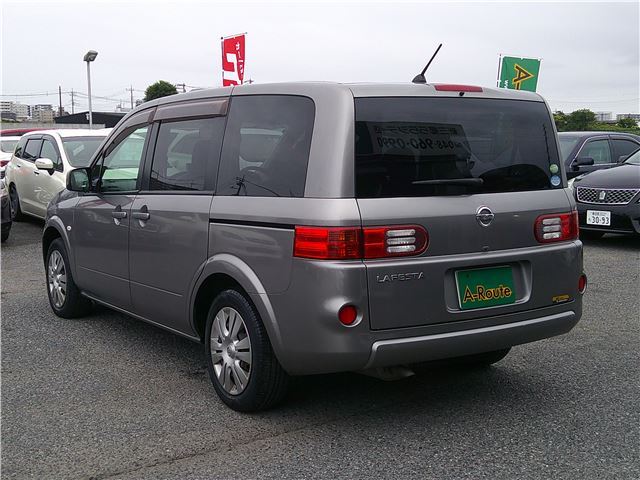 صورة مصغرة 21 لـ 2010 Nissan LAFESTA