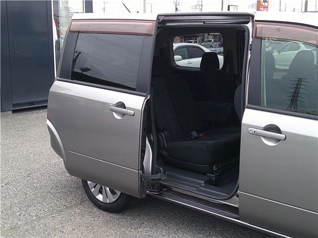 صورة مصغرة 32 لـ 2010 Nissan LAFESTA
