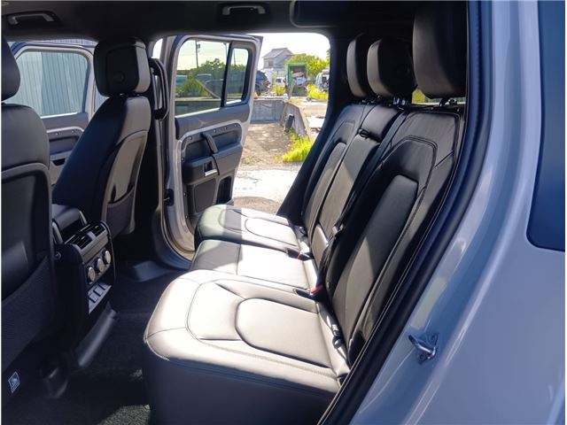 2026 LAND Rover DEFENDER — миниатюра 13