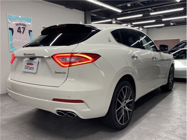 2017 Maserati LEVANTE — миниатюра 8