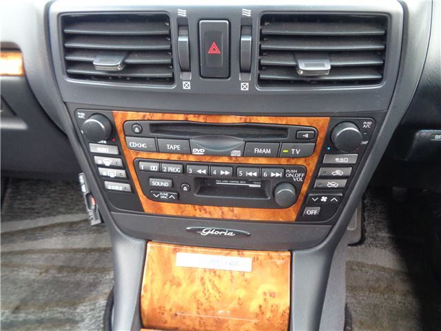 2000 Nissan GLORIA — миниатюра 20