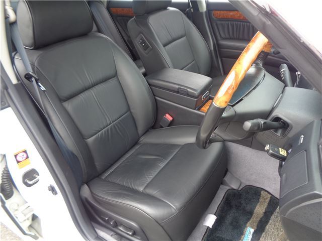 2000 Nissan GLORIA — миниатюра 32