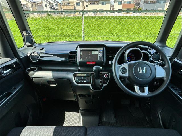 2011 Honda N-BOX CUSTOM — миниатюра 3