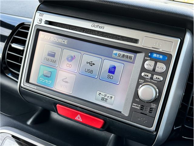 2011 Honda N-BOX CUSTOM — миниатюра 12