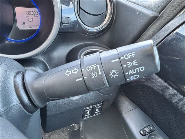 2011 Honda N-BOX CUSTOM — миниатюра 10