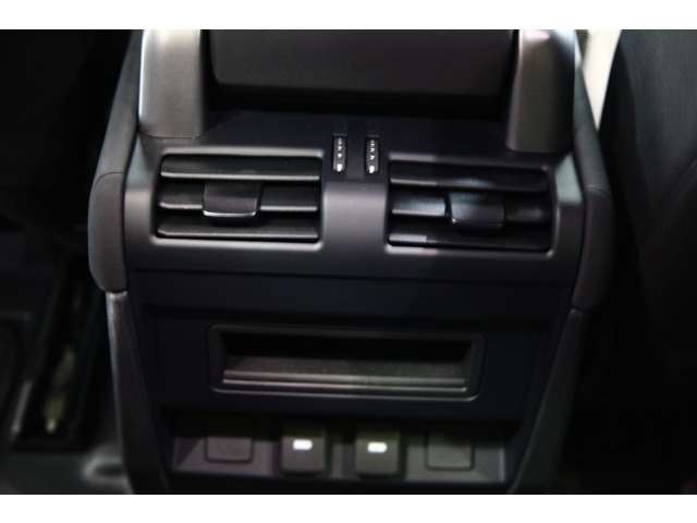 صورة مصغرة 63 لـ 2023 LAND Rover DEFENDER