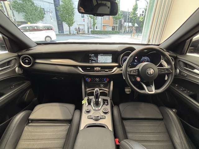 2023 ALFA Romeo STELVIO 照片 3