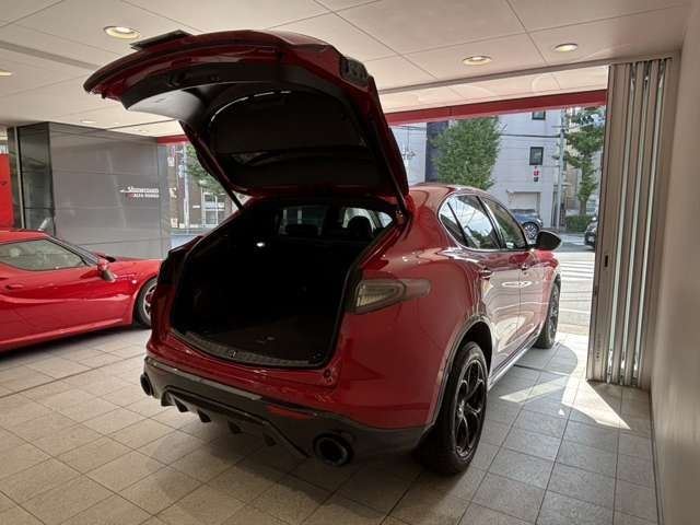 2023 ALFA Romeo STELVIO — миниатюра 24