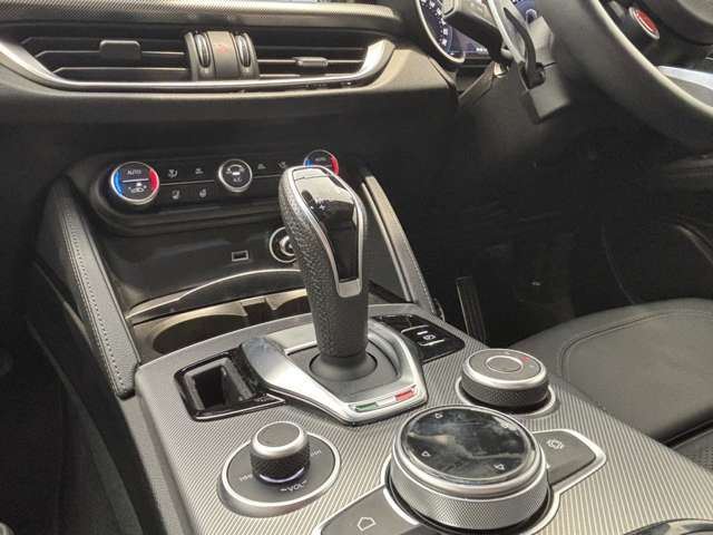 2023 ALFA Romeo STELVIO — миниатюра 28