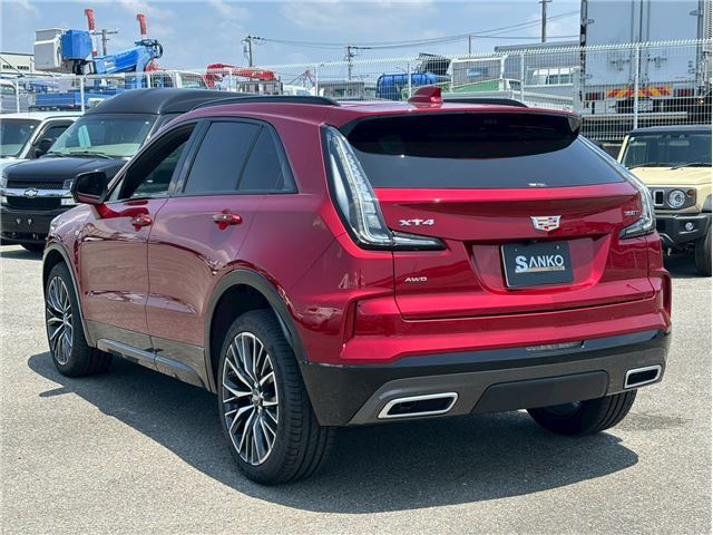 2025 Cadillac XT4 照片 3