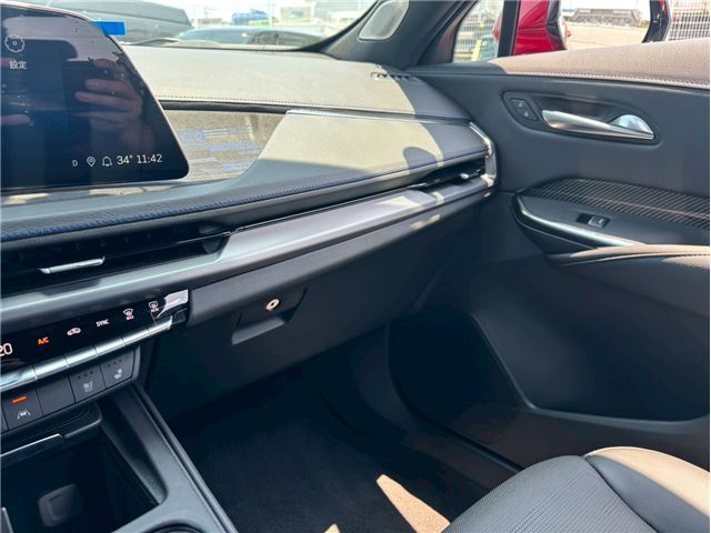 2025 Cadillac XT4 缩略图 31
