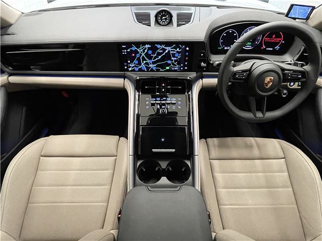 صورة مصغرة 3 لـ 2025 Porsche PANAMERA