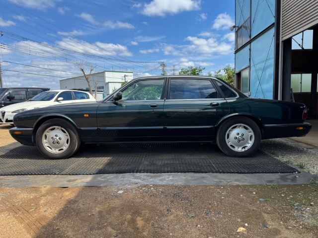 1999 Jaguar XJ — фото 4