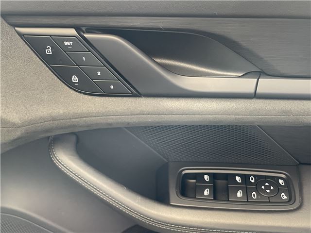 2023 Porsche TAYCAN — миниатюра 27