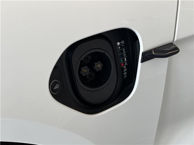 2023 Porsche TAYCAN — миниатюра 9