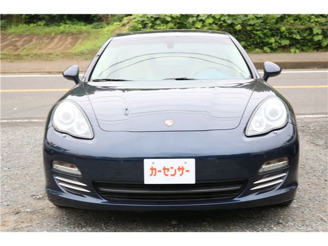 2011 Porsche PANAMERA — миниатюра 3