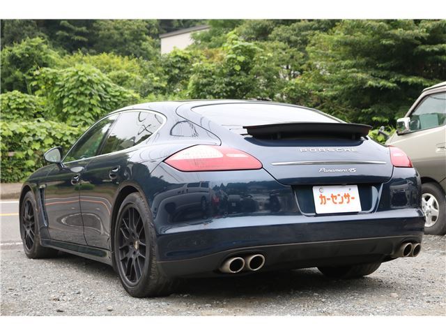 2011 Porsche PANAMERA — миниатюра 12