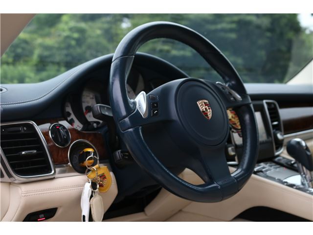 2011 Porsche PANAMERA — миниатюра 15