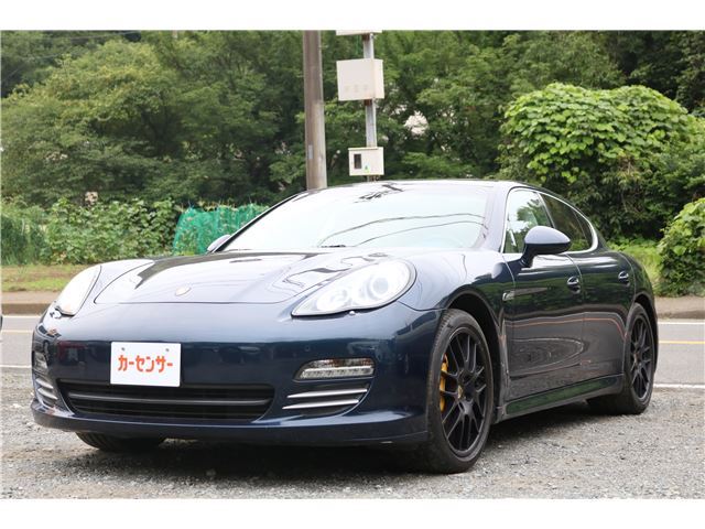 2011 Porsche PANAMERA — миниатюра 2