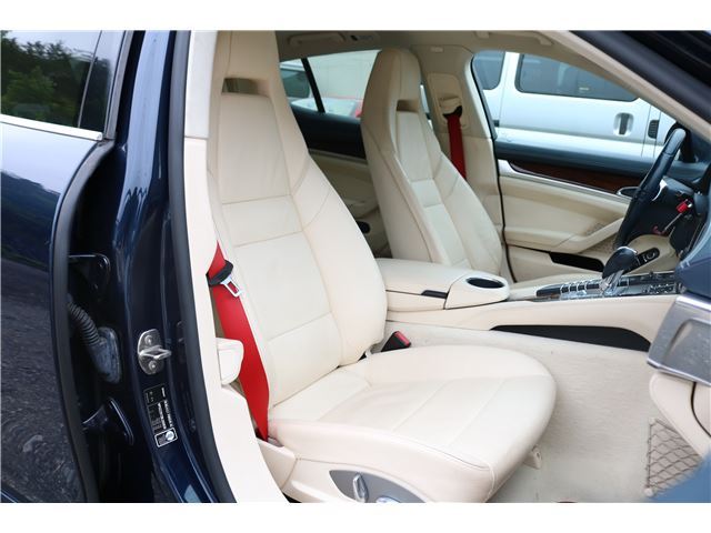 2011 Porsche PANAMERA — миниатюра 18