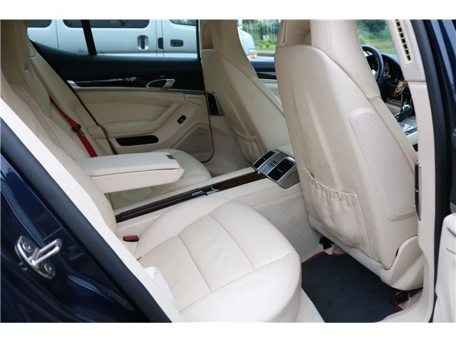 2011 Porsche PANAMERA — миниатюра 21