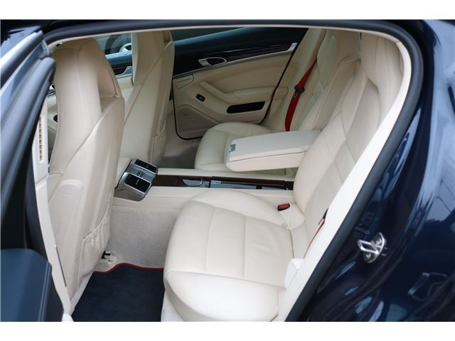 2011 Porsche PANAMERA — миниатюра 24