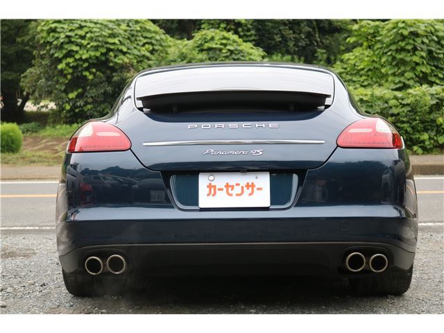 2011 Porsche PANAMERA — миниатюра 10