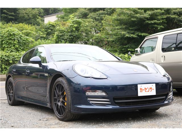 2011 Porsche PANAMERA — миниатюра 6