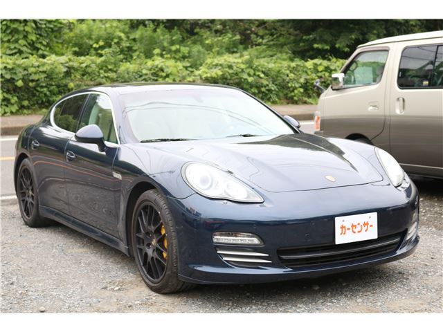 2011 Porsche PANAMERA — миниатюра 5