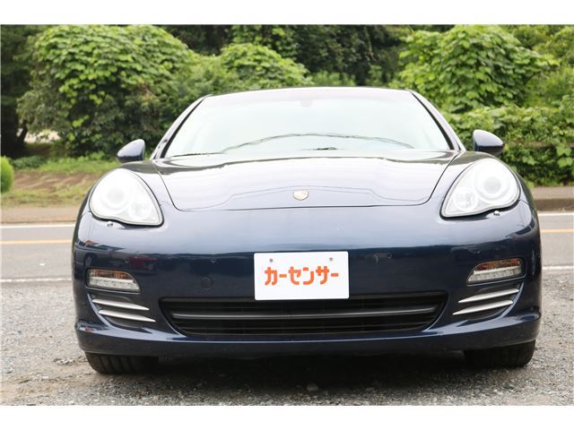 2011 Porsche PANAMERA — миниатюра 4
