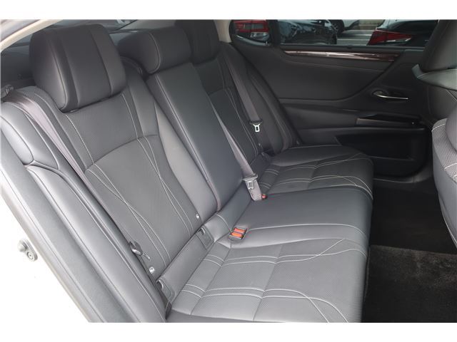 2019 Lexus ES photo 6