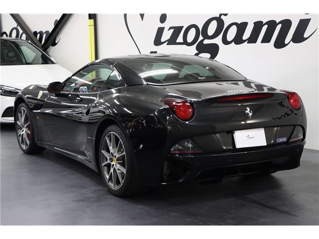 2010 Ferrari CALIFORNIA 缩略图 2