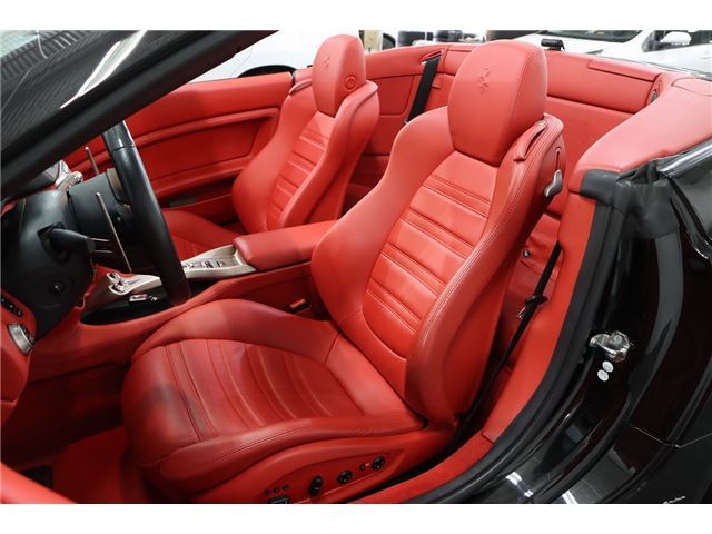 2010 Ferrari CALIFORNIA 缩略图 17