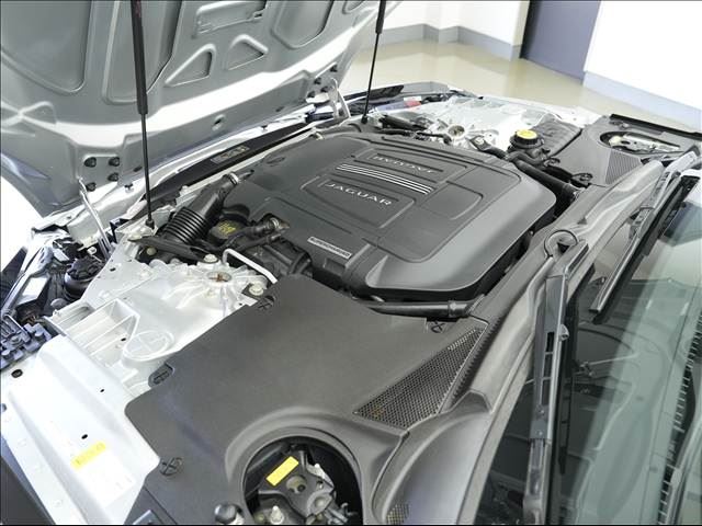 2013 Jaguar F-TYPE — миниатюра 36