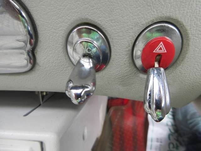 1991 Nissan FIGARO — миниатюра 21