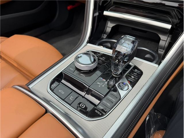 صورة مصغرة 38 لـ 2021 BMW M8 CABRIOLET